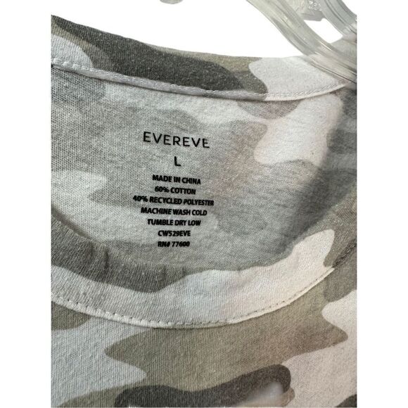 Evereve women’s sleeveless camo print tank with black heart size Large #36-1838 - Picture 2 of 5